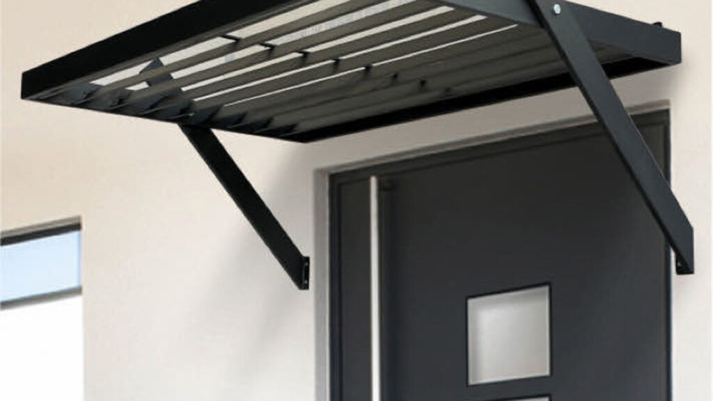 Marquise acier SER-PUG au dessus dune porte